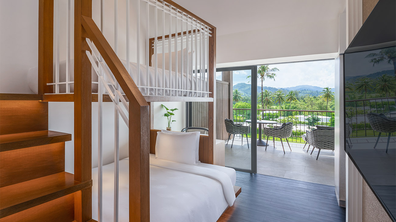 Guest Bedroom, Garden View